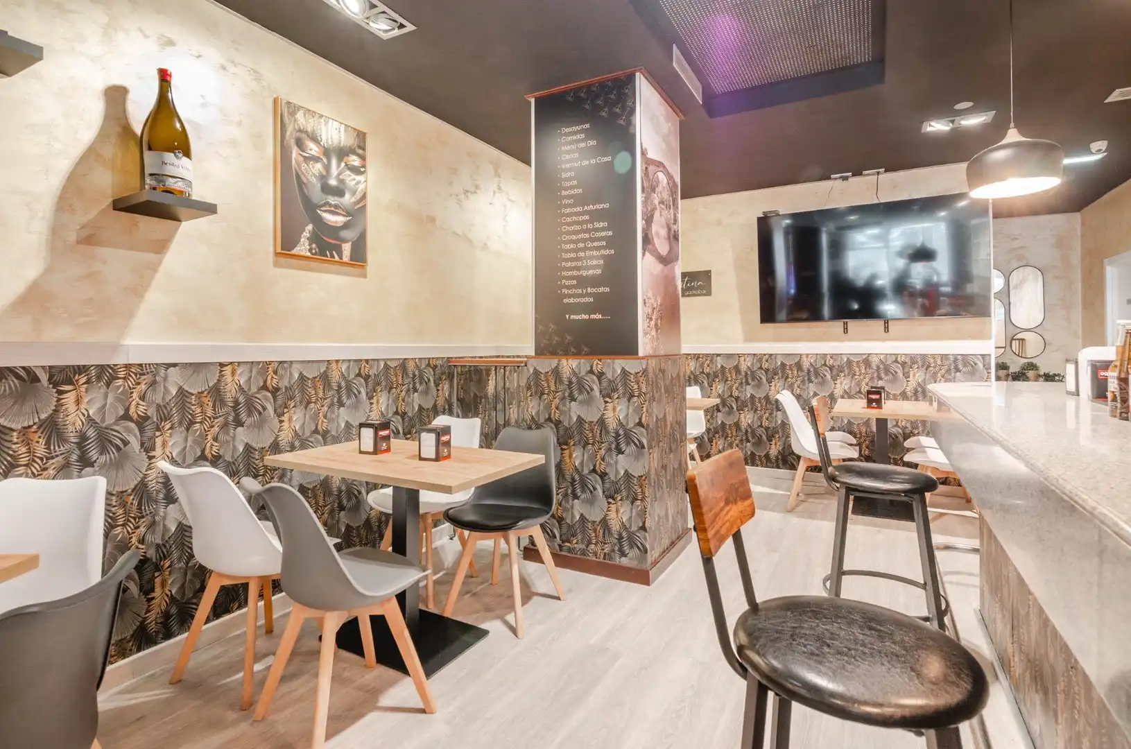 Comedor de Local en traspaso en Gijón  con Aire acondicionado