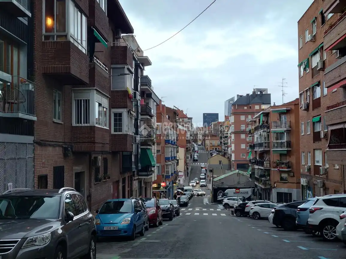Außenansicht von Gebäude zum Verkauf in Madrid