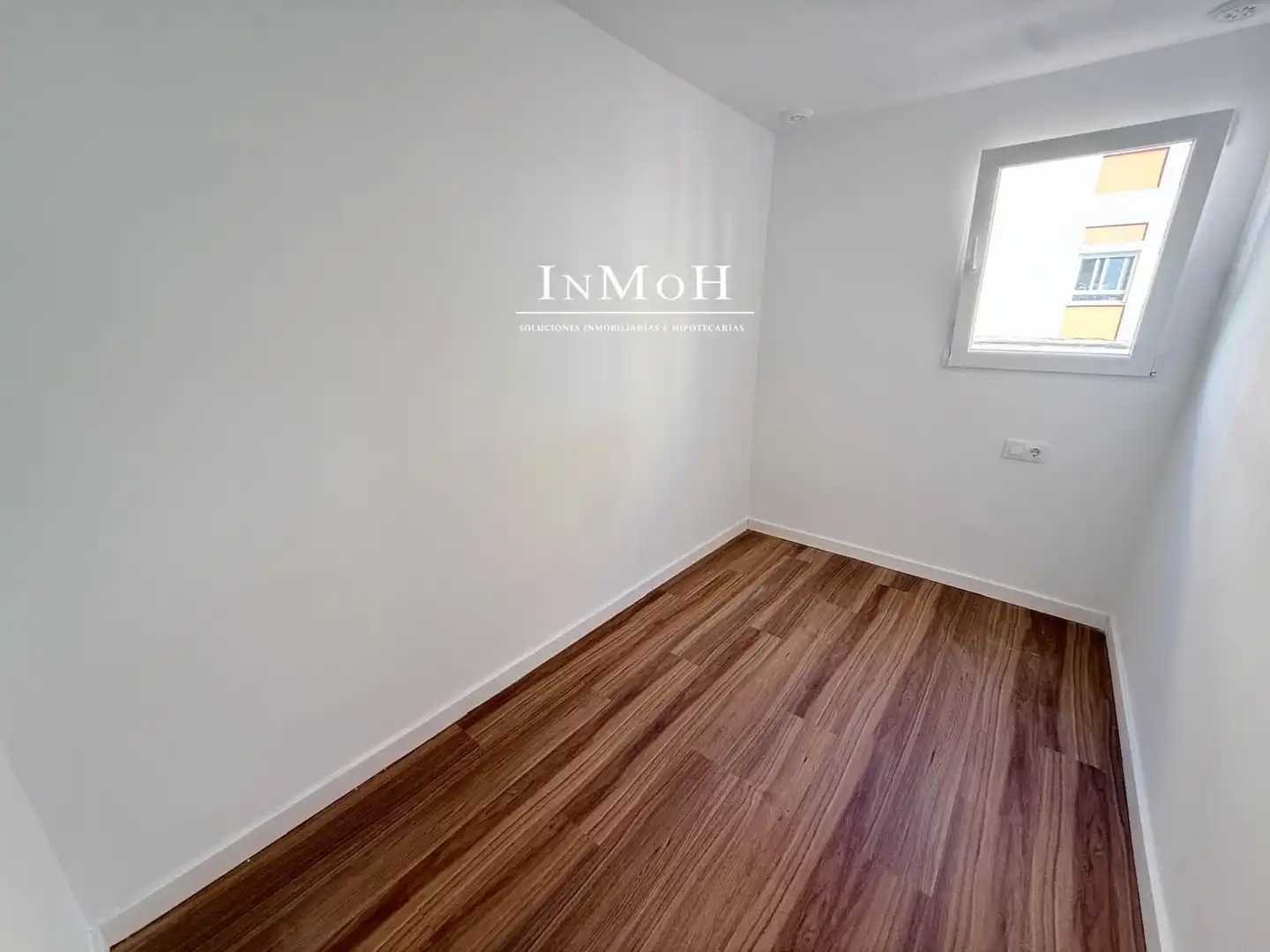 Habitación de Casa adosada en venta en San Fernando con Balcón y Alarma