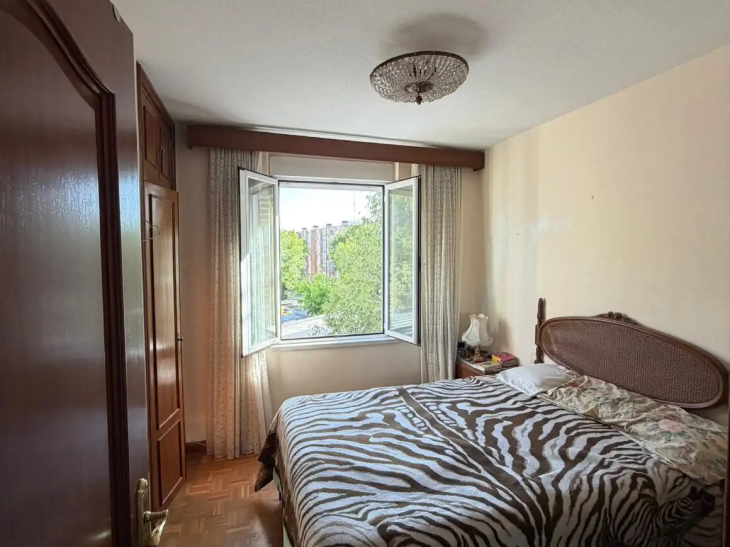 Schlafzimmer von Wohnung zur Miete in Madrid mit Klimaanlage, Heizung und Terrasse