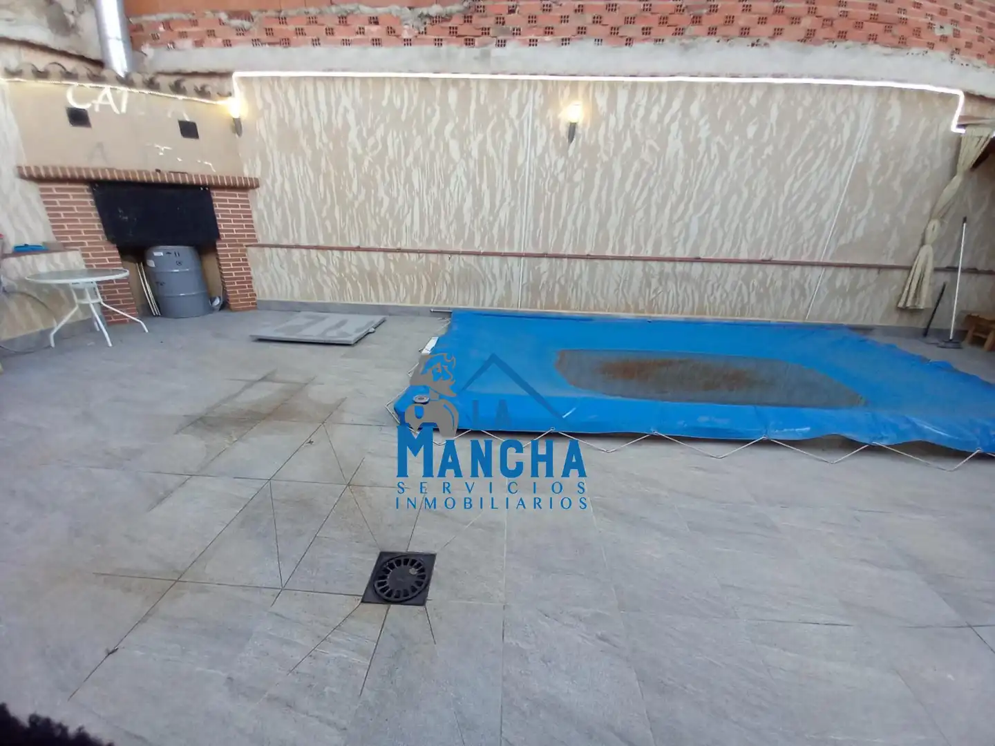 Terrassa de Casa o xalet en venda en Madrigueras amb Piscina i Moblat