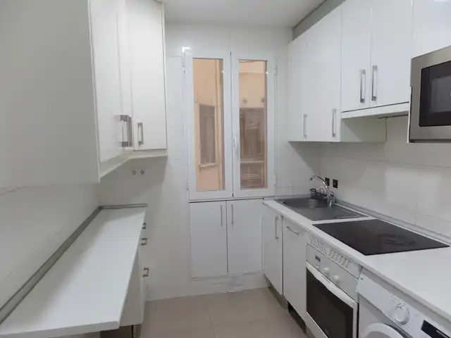 Cocina de Piso en venta en Madrid con Calefacción, Horno y Lavadora
