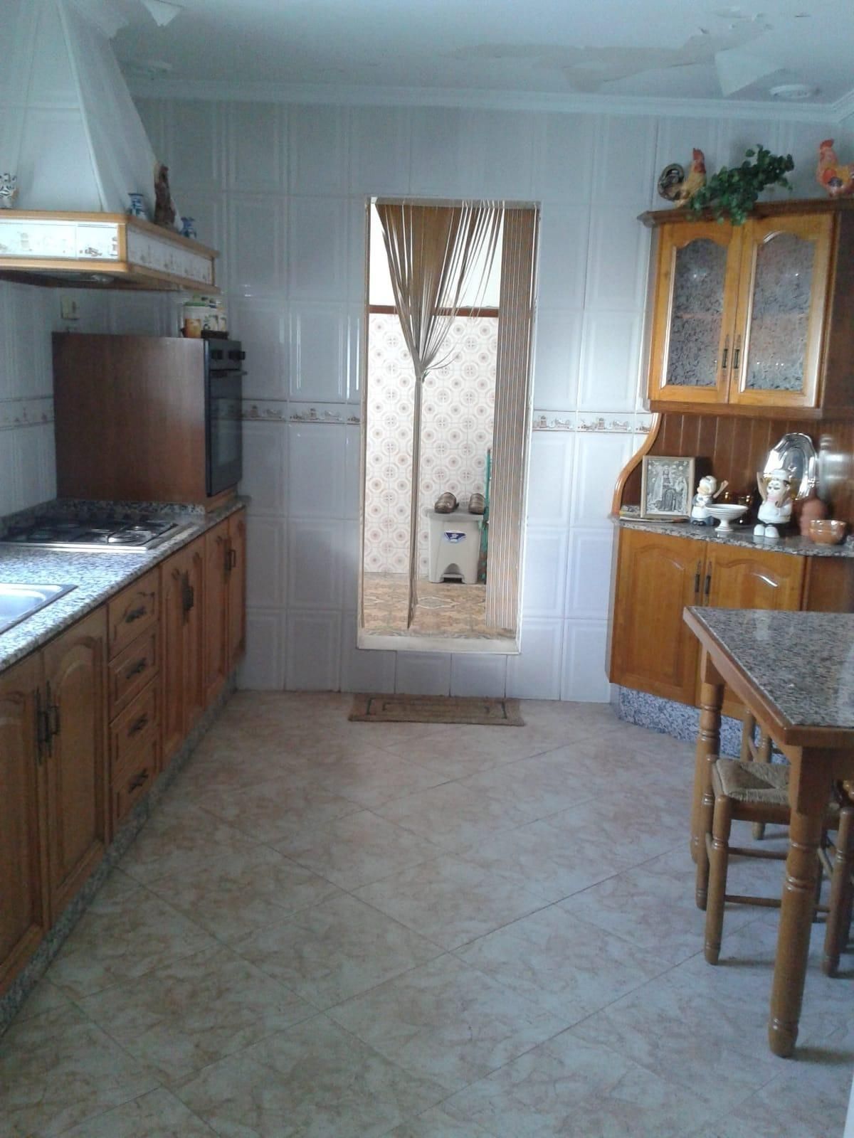 Cuina de Casa o xalet en venda en Chiclana de la Frontera amb Terrassa i Traster