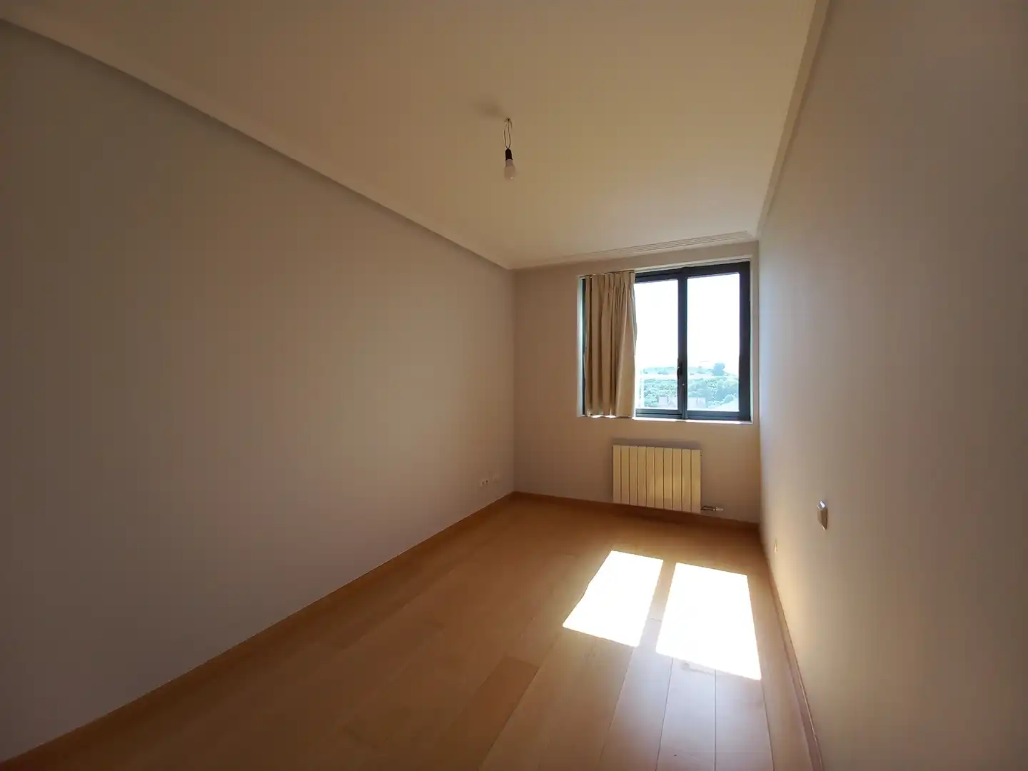 Bedroom of Flat for rent in Burgos  with Heating and Storage room