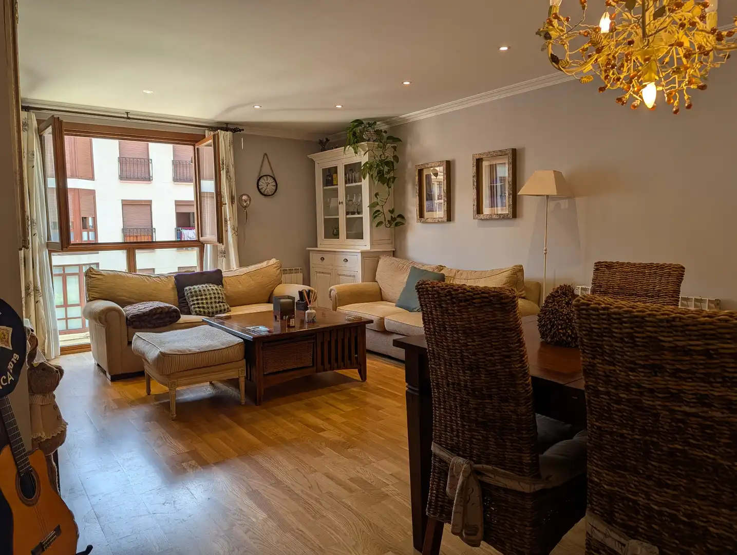 Wohnzimmer von Wohnungen zum Verkauf in Ezcaray mit Heizung, Abstellraum und Möbliert