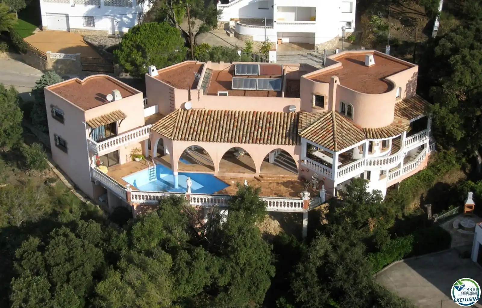 House with pool for sale in Nord