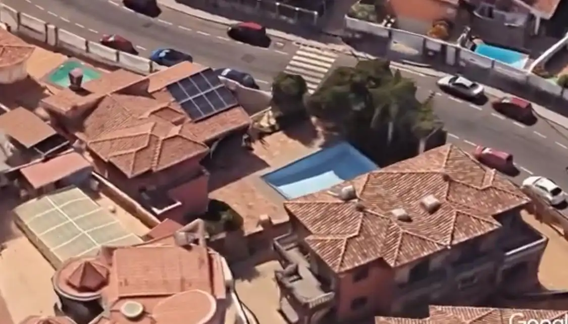 Vista exterior de Casa o xalet en venda en San Bartolomé de Tirajana amb Aire condicionat, Jardí privat i Terrassa