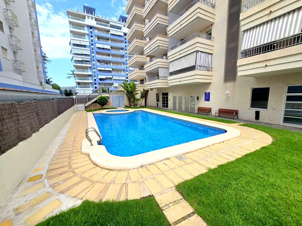 Piscina de Apartament en venda en Gandia amb Terrassa, Traster i Moblat