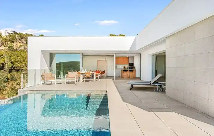 House with pool for sale in Urbanización Cumbre del Sol, El Poble Nou de Benitatxell/Benitachell, Spain