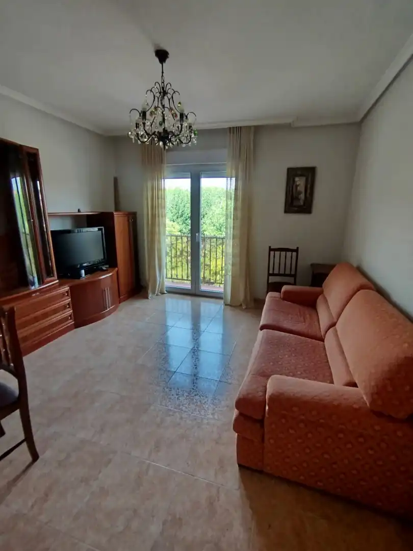 Wohnzimmer von Wohnungen zur Miete in Ávila mit Heizung und Möbliert