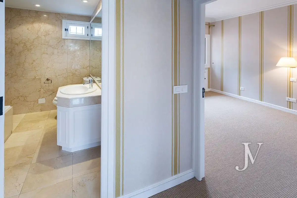 Bathroom of Houses for rent in Madrid  with Air Conditioner, Heating and Private garden