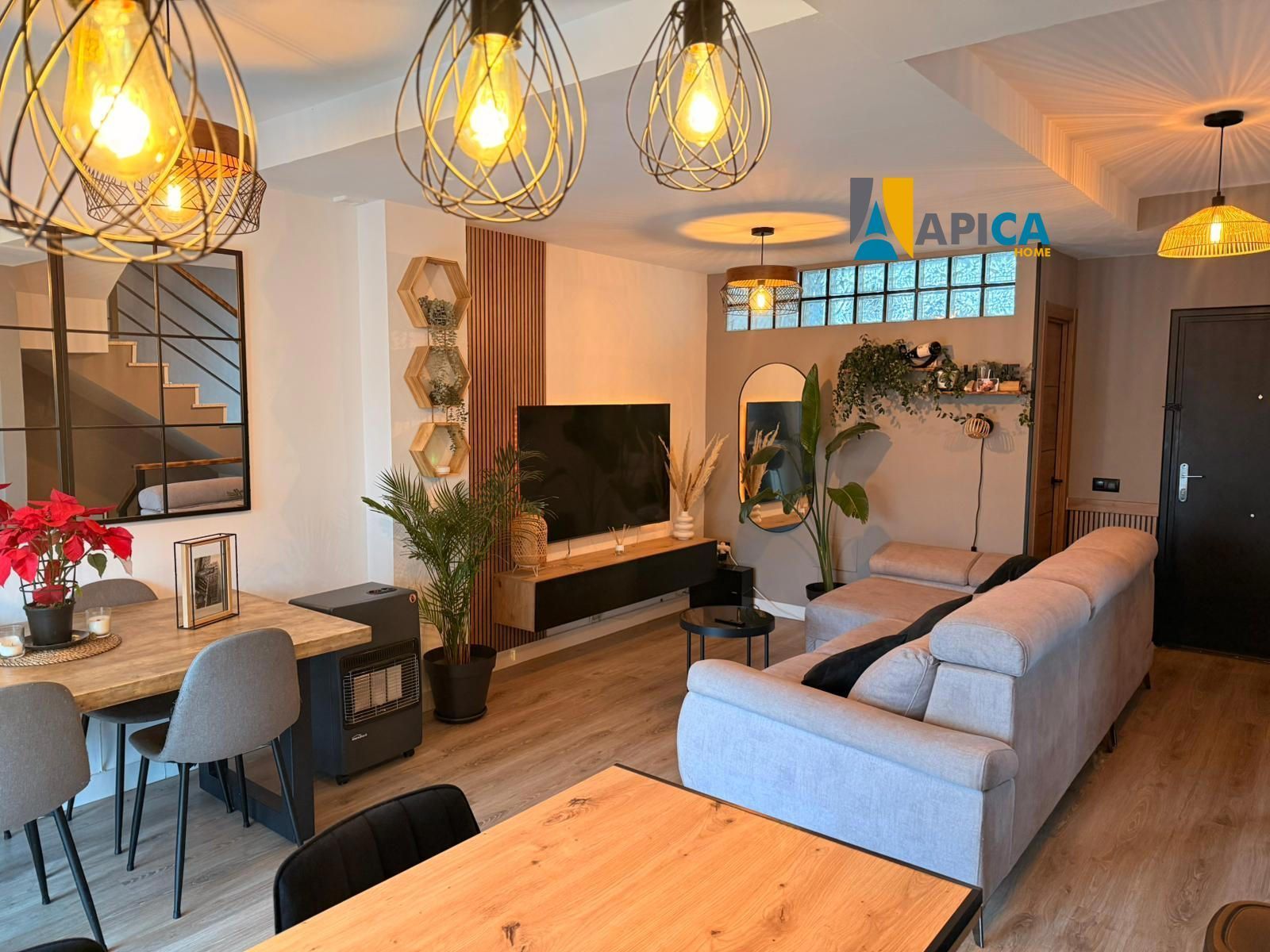 Sala d'estar de Casa adosada en venda en Algeciras amb Aire condicionat, Terrassa i Traster