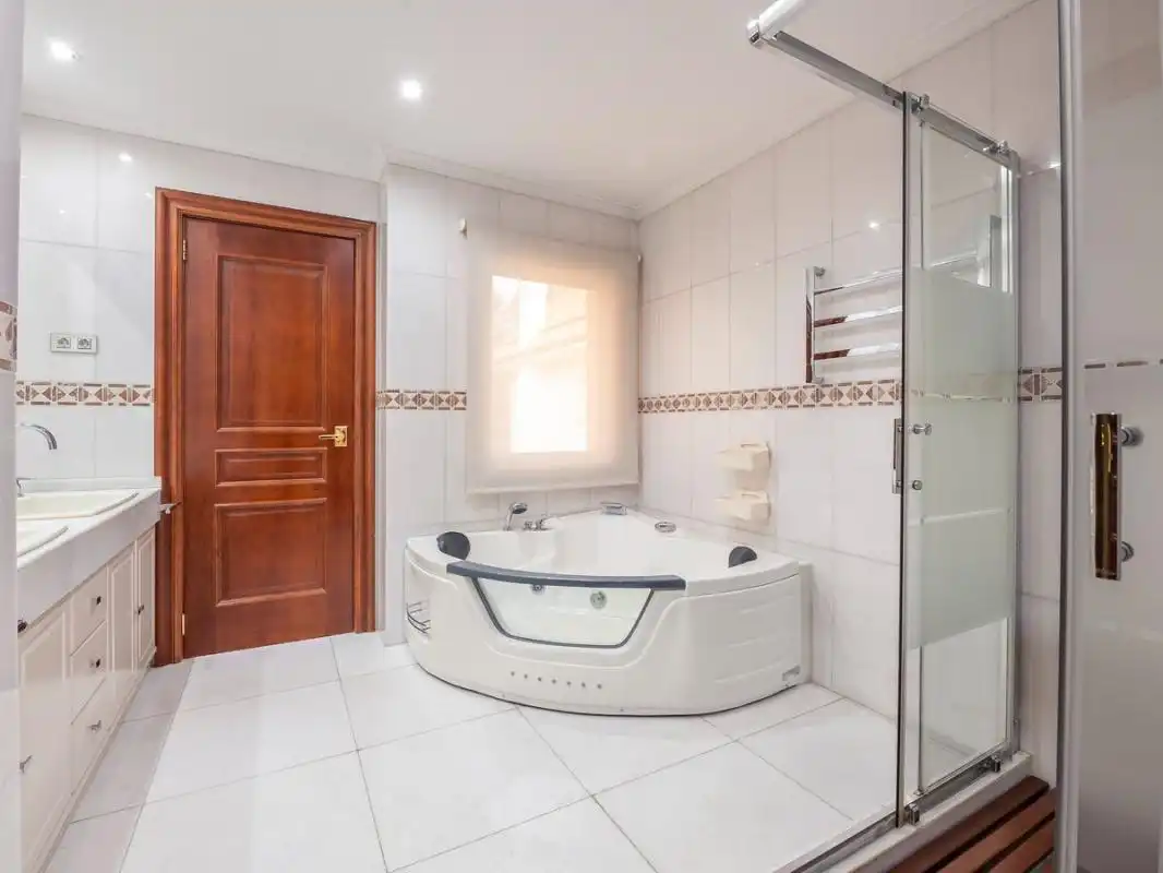 Casa a schiera con terrazza in affitto a Av. de Fuentelarreina, imagen 37