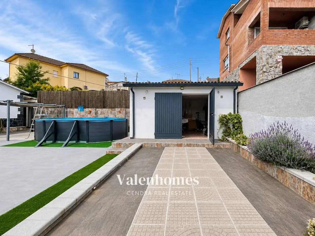 Exterior view of Houses for sale in Lliçà d'Amunt  with Air Conditioner, Private garden and Furnished