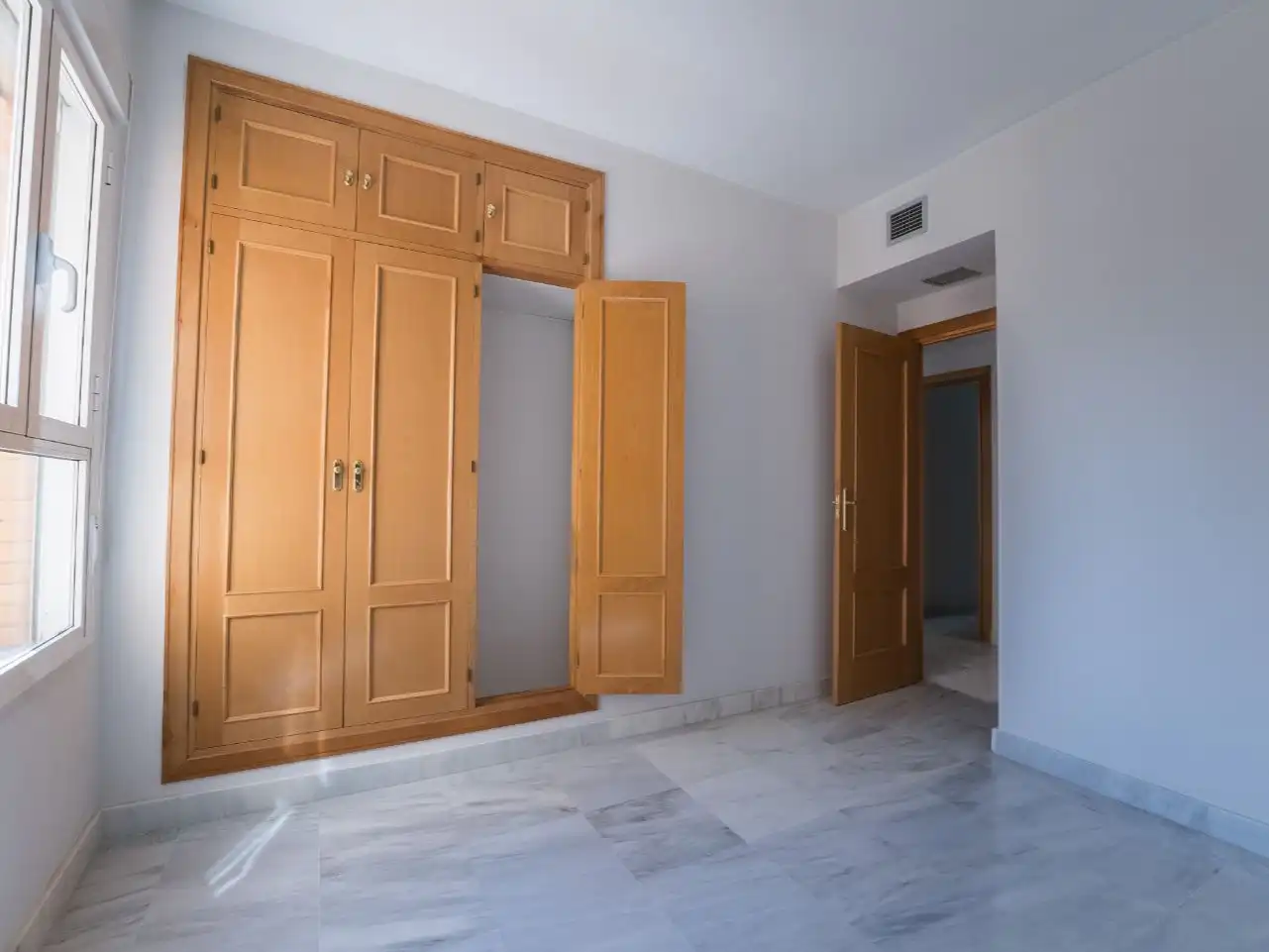 Wohnung mit Garten zum Verkauf in Avenida José Laguillo 29, imagen 18