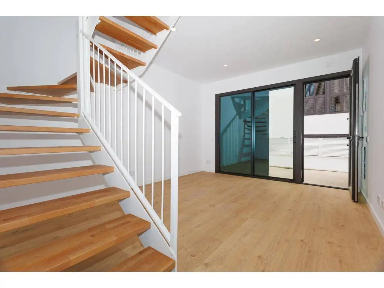 Dúplex con jardín en venta en Avenida Pau Casals, imagen 5