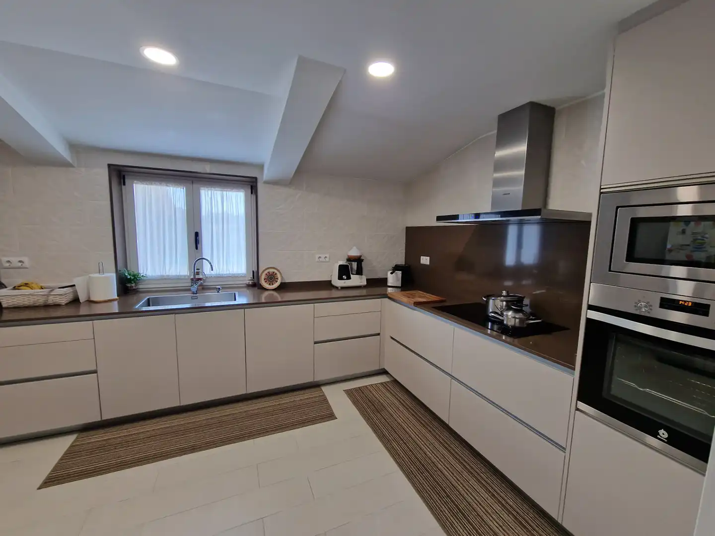 Cocina de Casa o chalet en venta en Narón con Calefacción, Jardín privado y Terraza