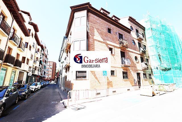 Vista exterior de Dúplex en venta en Alcalá de Henares con Calefacción