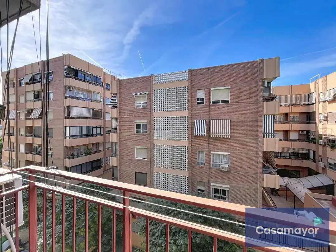 Vista exterior de Pis en venda en Alicante / Alacant amb Aire condicionat, Calefacció i Terrassa