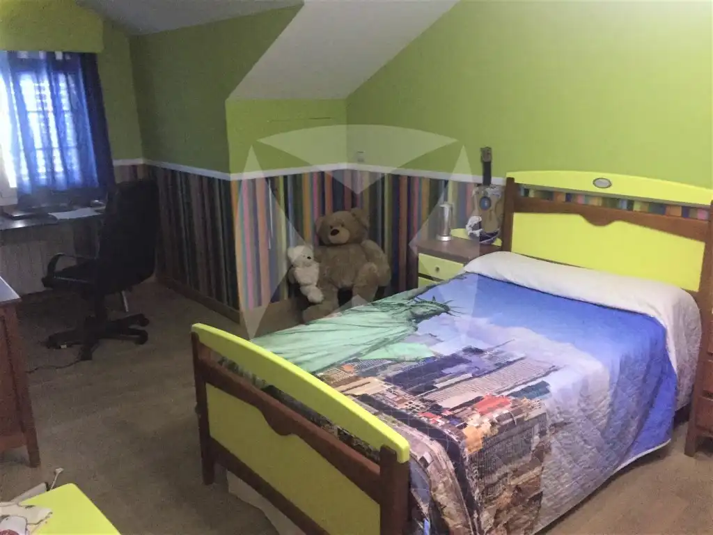 Dormitori de Casa o xalet en venda en Badajoz amb Aire condicionat, Calefacció i Jardí privat