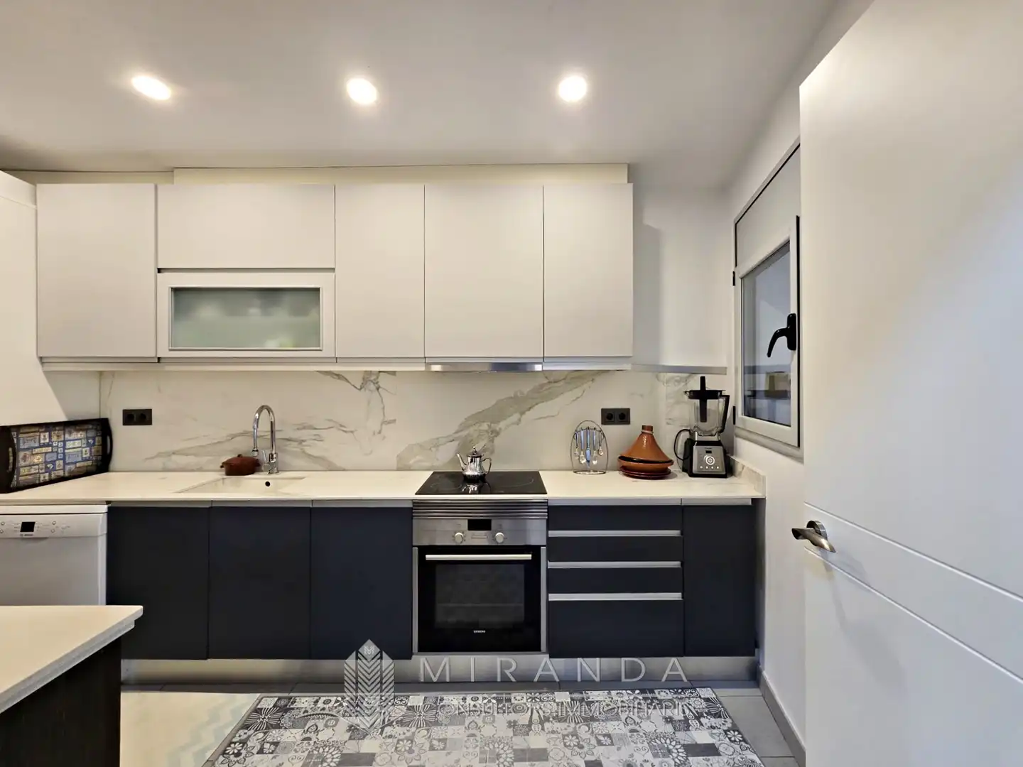 Cocina de Casa adosada de alquiler con opción a compra en Breda con Aire acondicionado, Calefacción y Parquet
