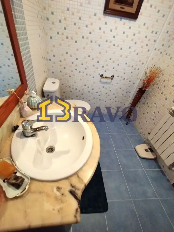Baño de Casa adosada en venta en Medina de Pomar con Calefacción, Jardín privado y Terraza