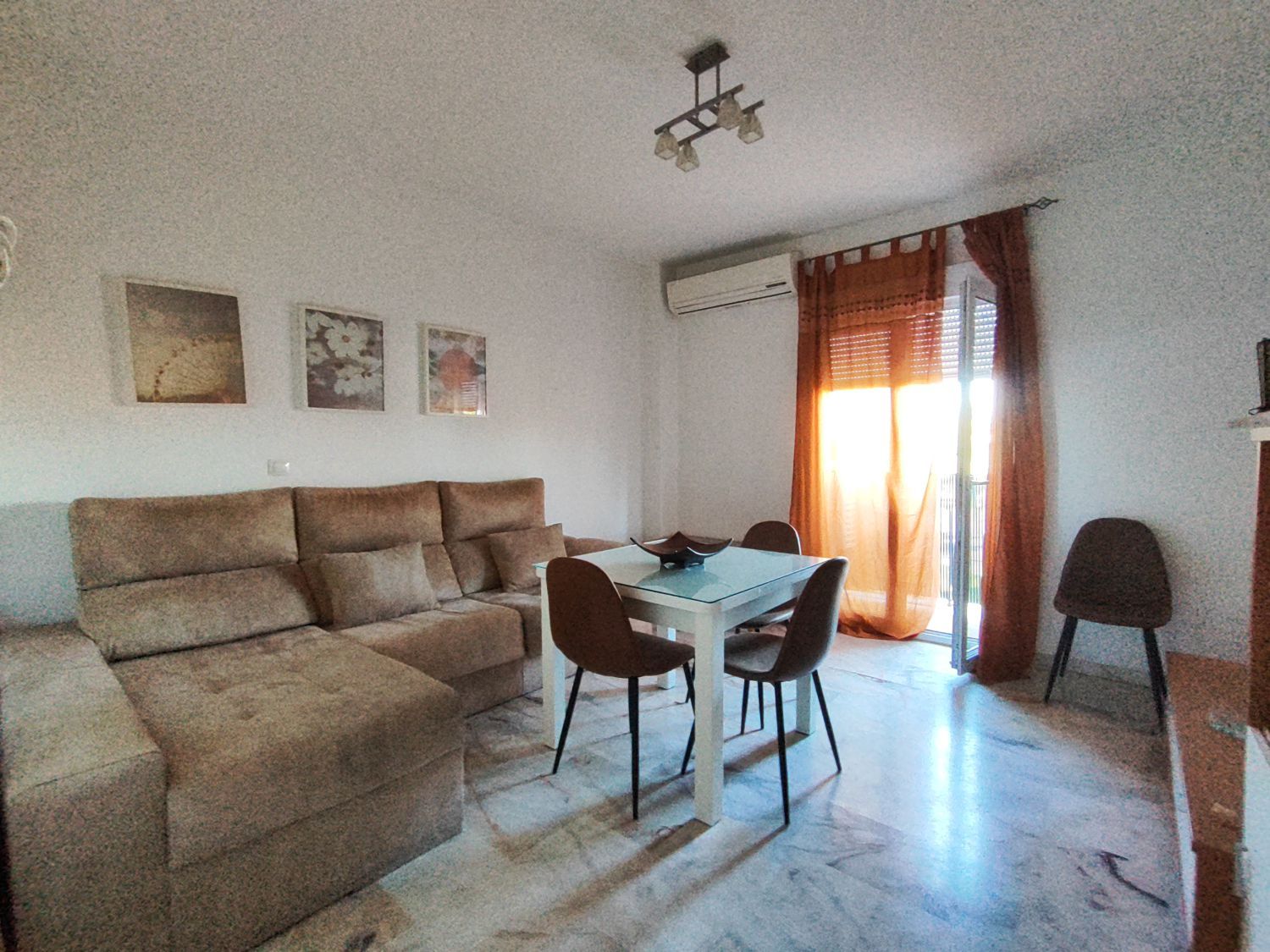 Sala d'estar de Pis de lloguer en  Huelva Capital amb Moblat i Balcó