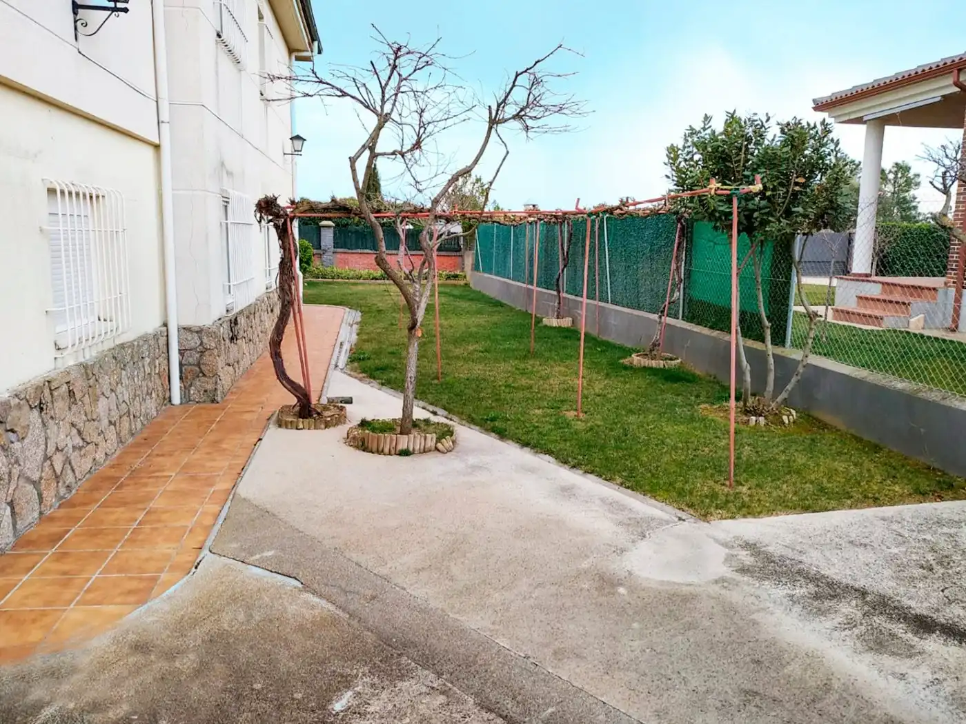 Jardí de Casa o xalet en venda en Castellanos de Villiquera amb Calefacció, Terrassa i Traster
