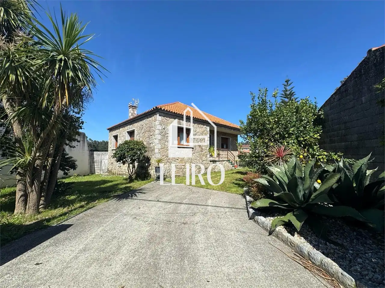 Vista exterior de Casa o chalet en venta en Vilagarcía de Arousa con Calefacción, Jardín privado y Balcón