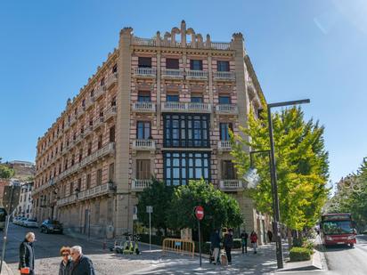 Vista exterior de Àtic en venda en  Granada Capital amb Aire condicionat i Terrassa