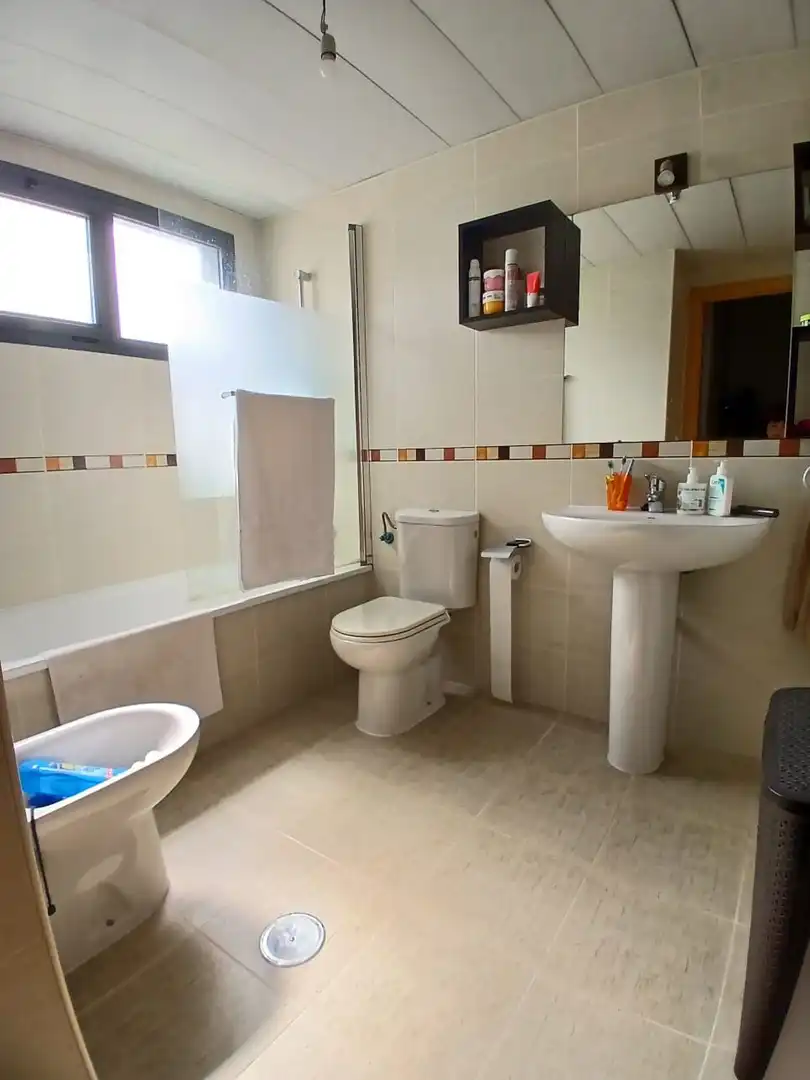 Bathroom of Houses for sale in Parla  with Heating, Private garden and Storage room