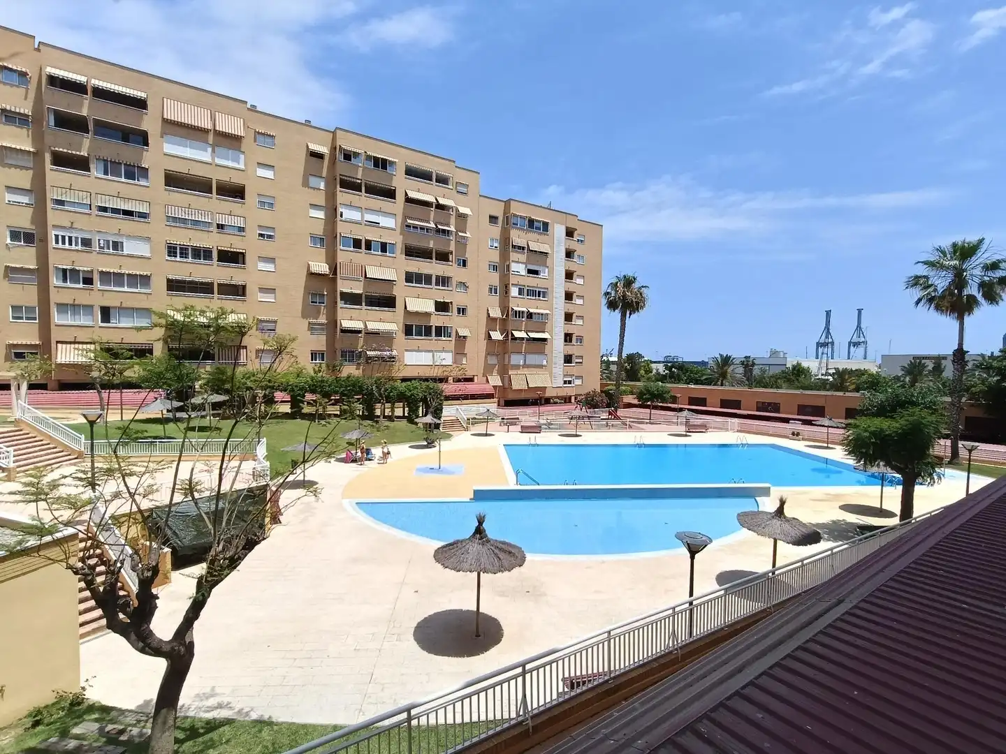 Piscina de Piso en venta en Alicante / Alacant con Calefacción, Jardín privado y Piscina comunitaria