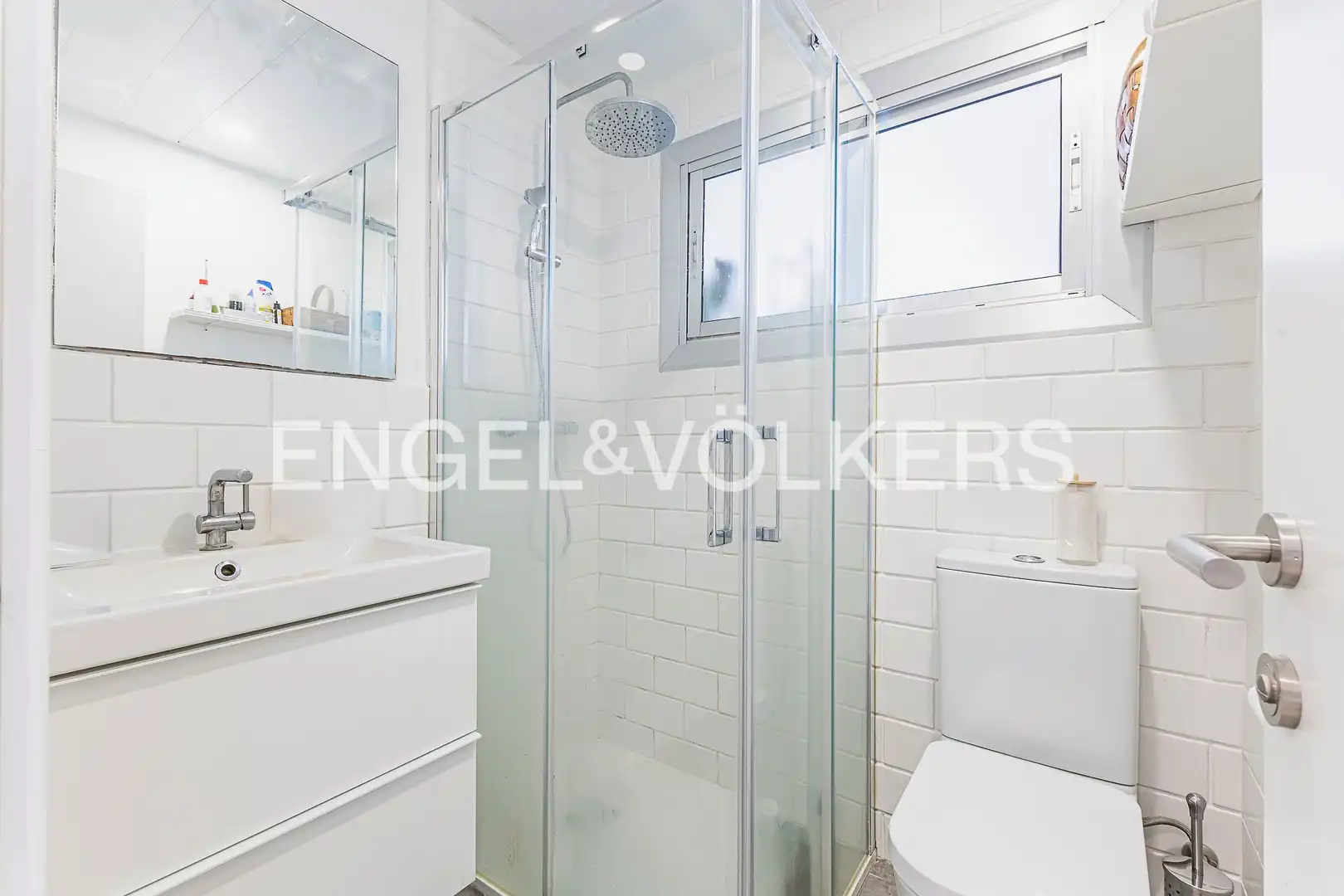 Baño de Piso en venta en Barcelona con Calefacción, Parquet y Terraza