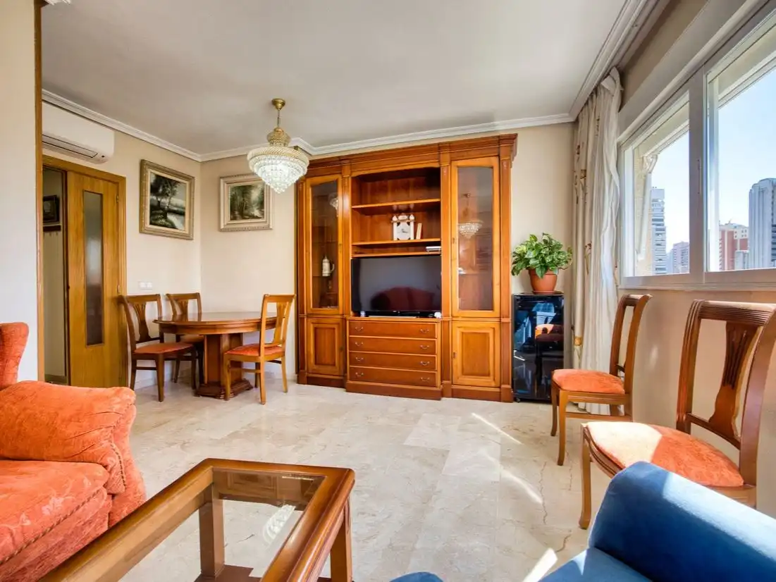 Apartamento con piscina en venta en Avenida del Municipi 12, imagen 3