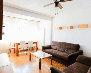 Living room of Flat to rent in  Madrid Capital  with Furnished, Washing machine and Balcony