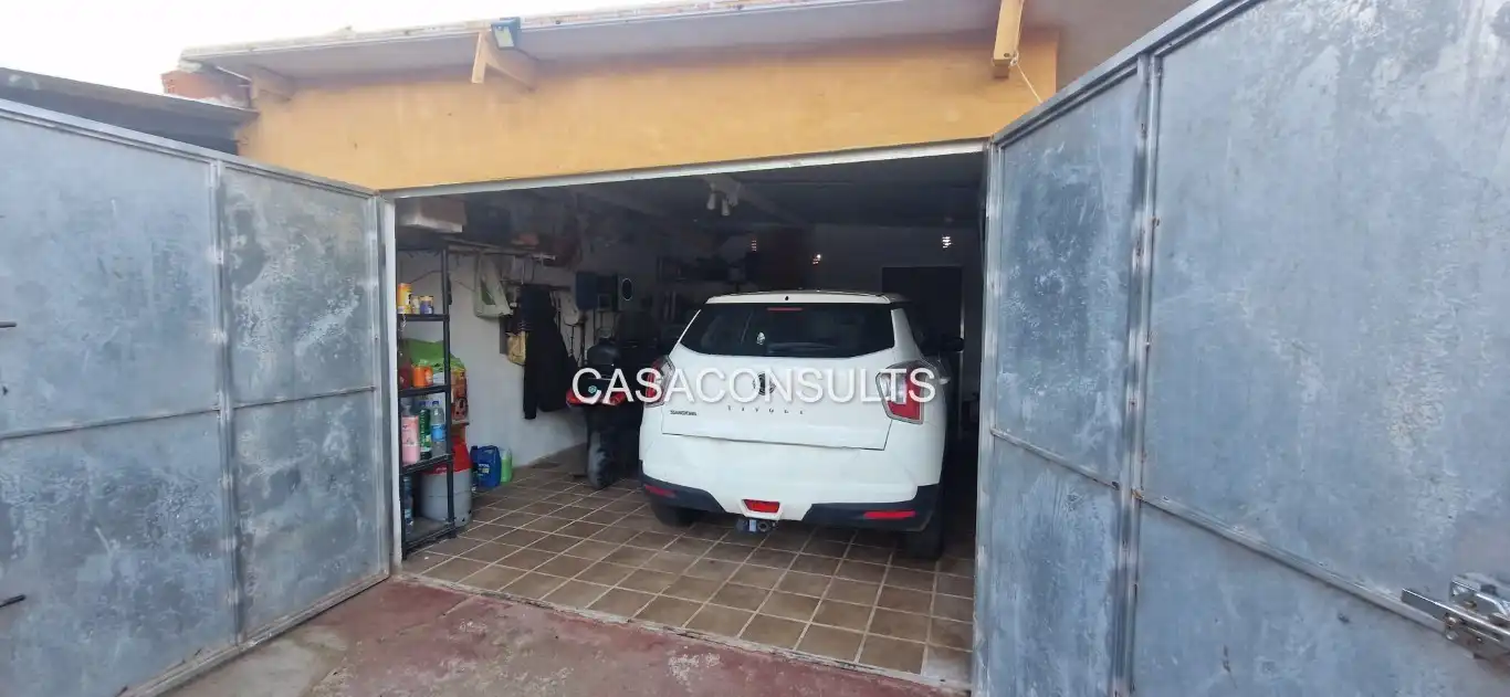 Aparcament de Finca rústica en venda en Vilafamés amb Jardí privat, Terrassa i Traster