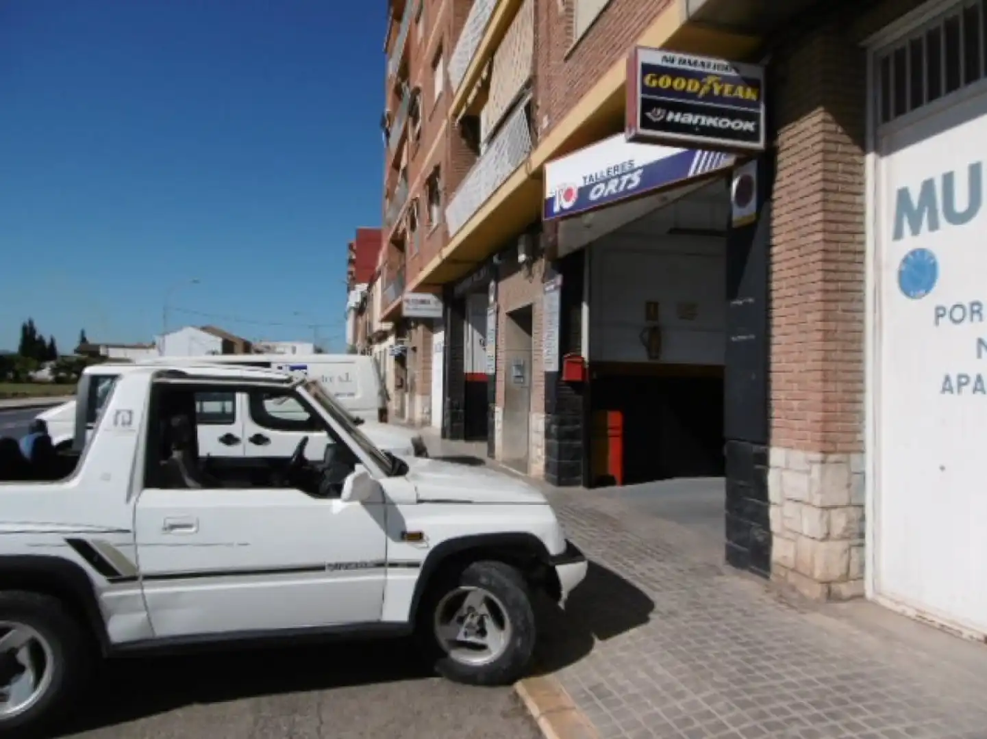Vista exterior de Local en venta en Valencia