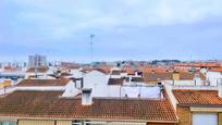 Vista exterior de Àtic en venda en Vilanova i la Geltrú