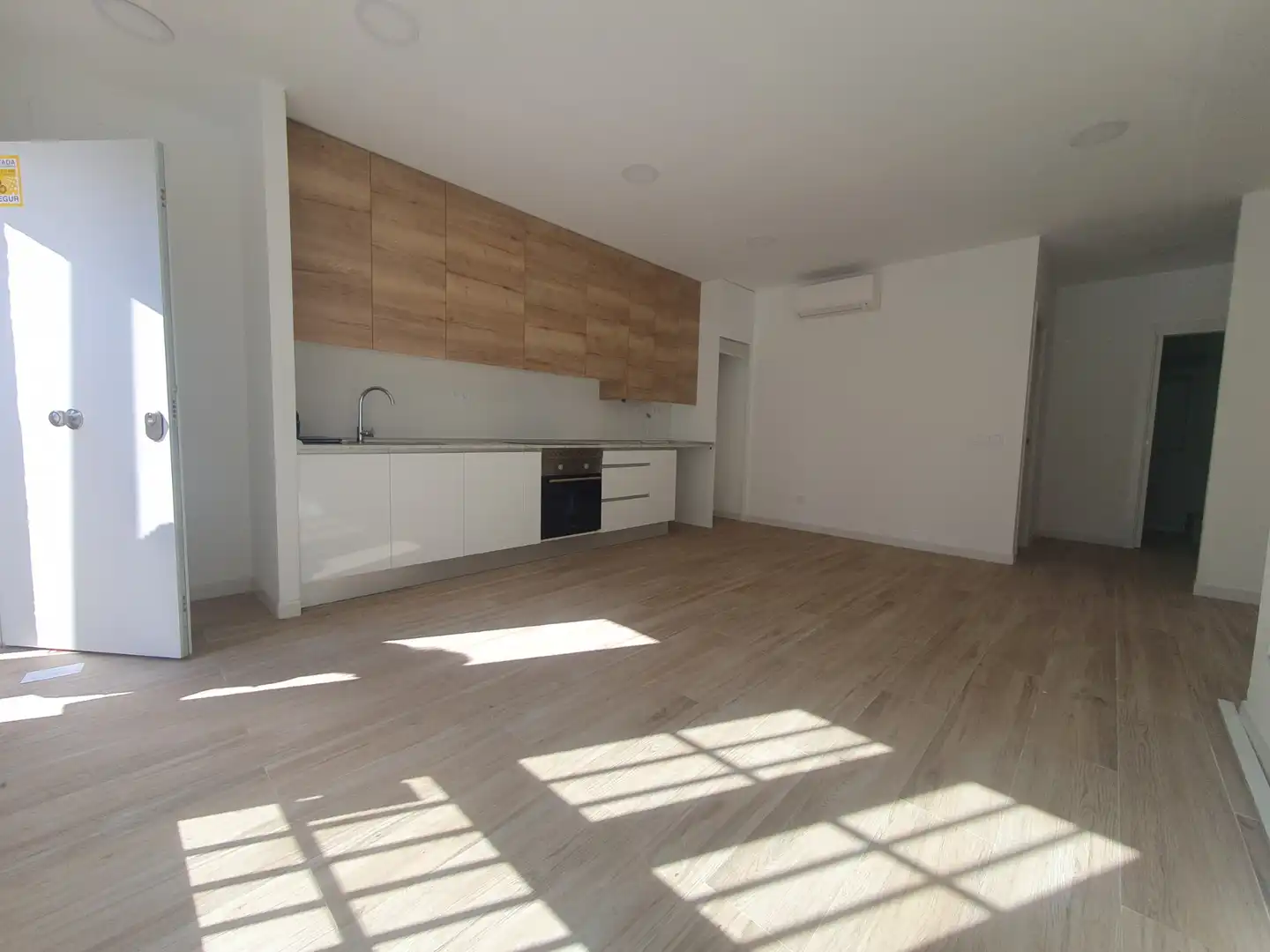 Kitchen of Apartments for sale in San Sebastián de los Reyes  with Air Conditioner, Heating and Oven