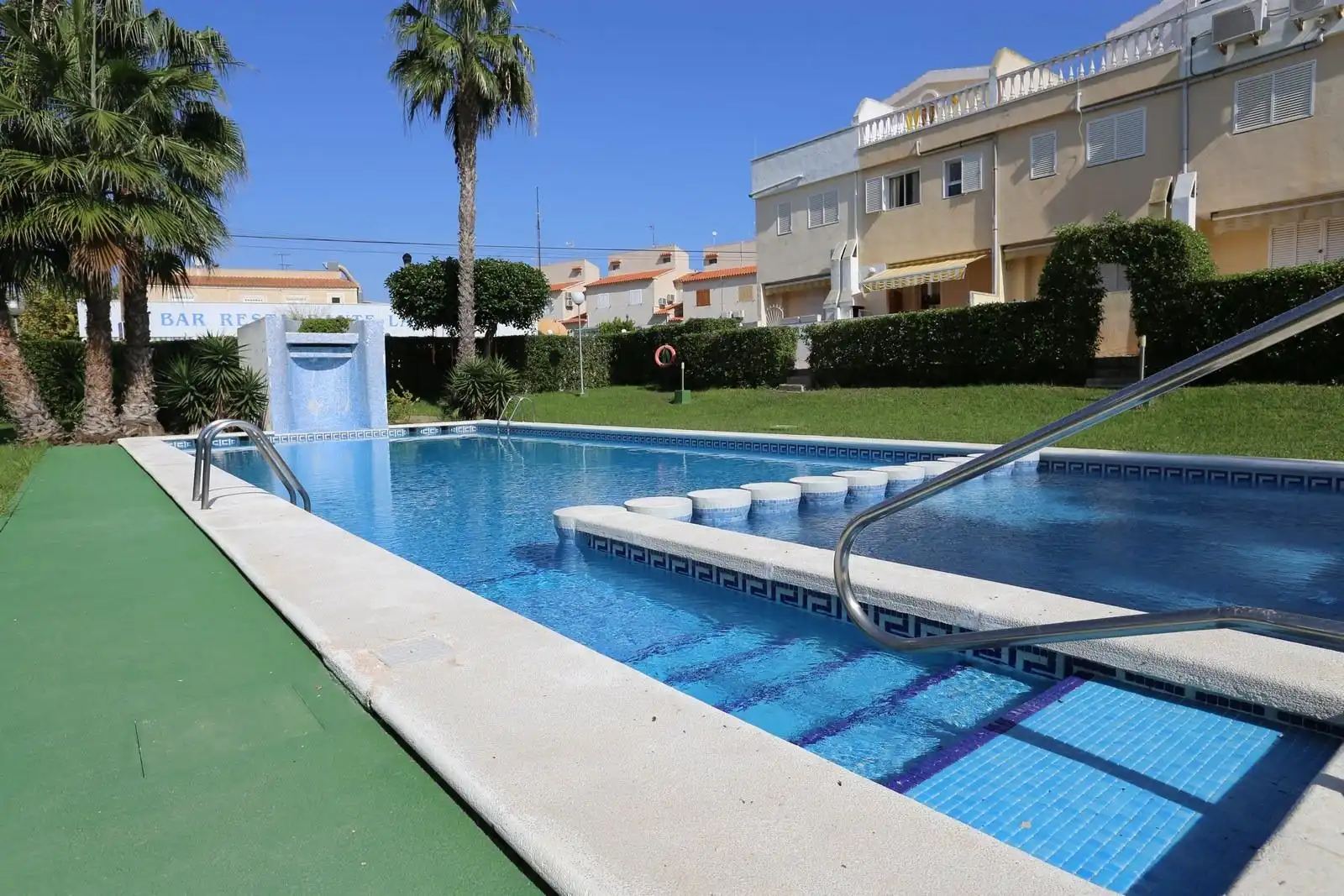 Piscina de Casa o chalet en venta en Guardamar del Segura con Aire acondicionado, Jardín privado y Terraza