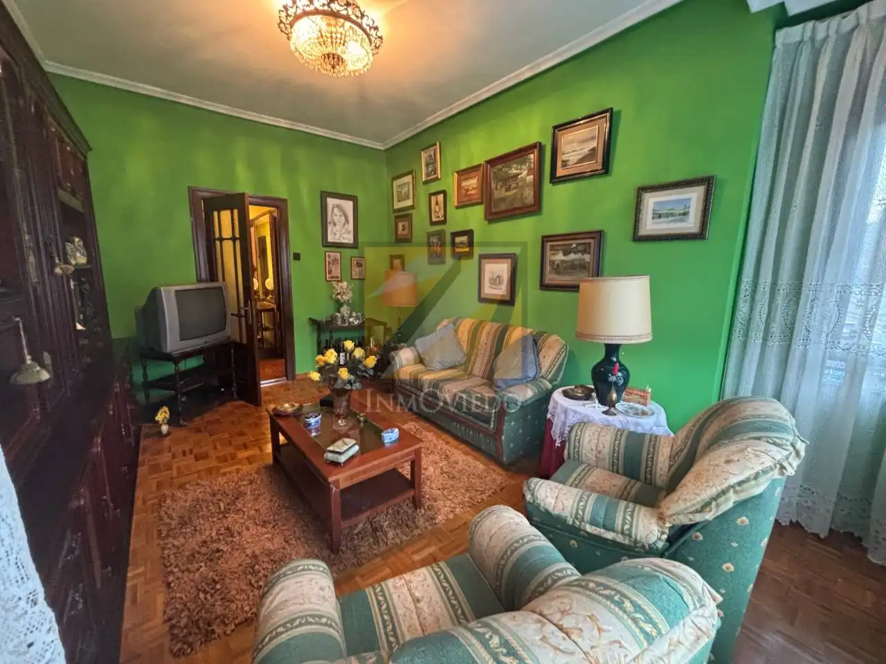 Living room of Flat for sale in Oviedo   with Heating, Parquet flooring and Storage room