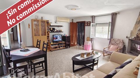 EXCLUSIVO CHALET CON PARCELA, TERRAZA Y GARAJE!
