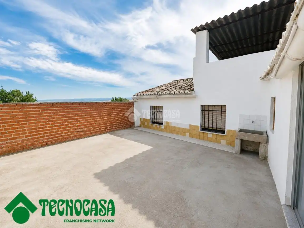 Vista exterior de Casa o chalet en venta en La Puebla de Montalbán con Calefacción, Jardín privado y Terraza