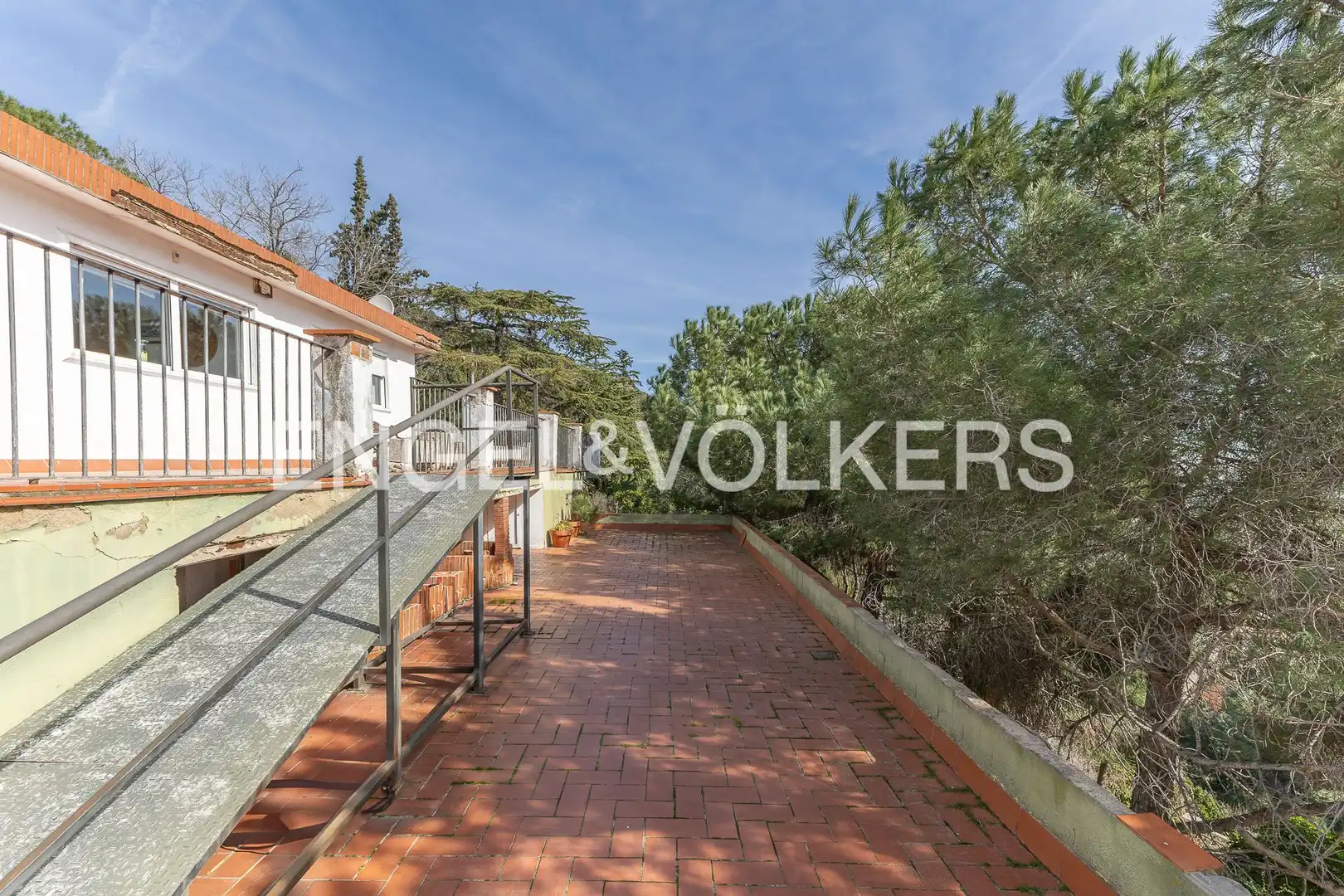 Außenansicht von Country house zum Verkauf in Barcelona mit Heizung, Parkett und Terrasse