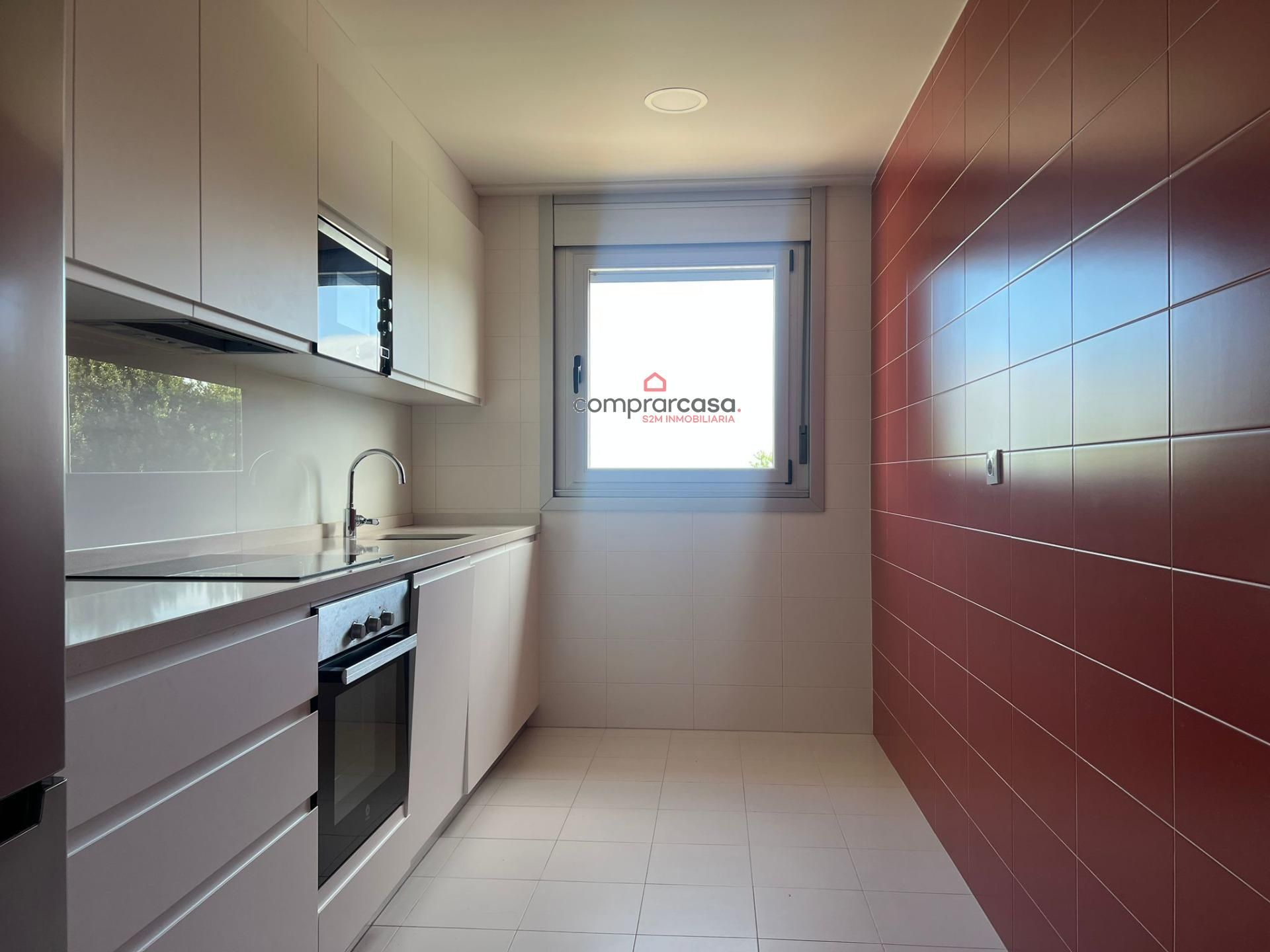 Cocina de Piso de alquiler en Oleiros con Calefacción y Parquet