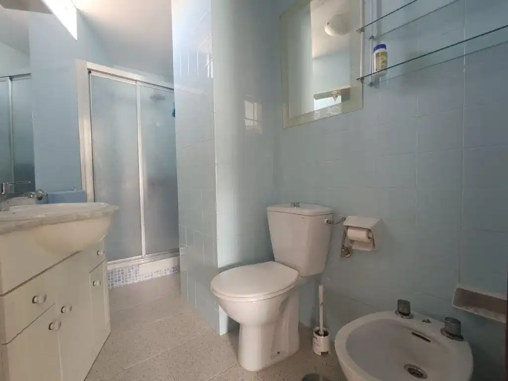 Badezimmer von Wohnung zur Miete in Málaga mit Klimaanlage, Heizung und Terrasse