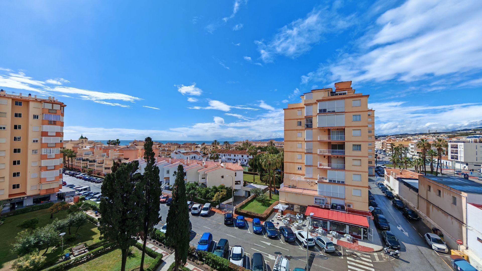 Vista exterior de Apartament en venda en Torrox amb Terrassa, Moblat i Piscina comunitària