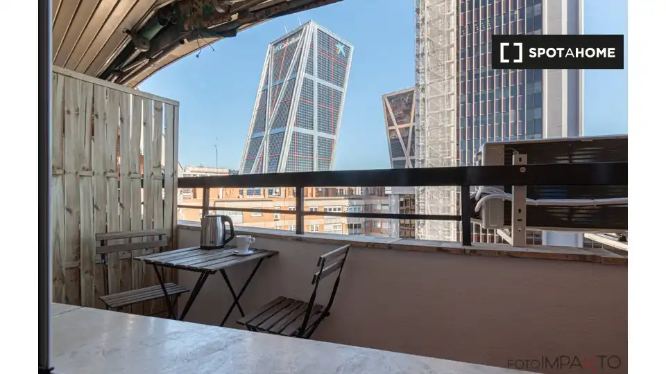 Habitación en Almenara -Ventilla