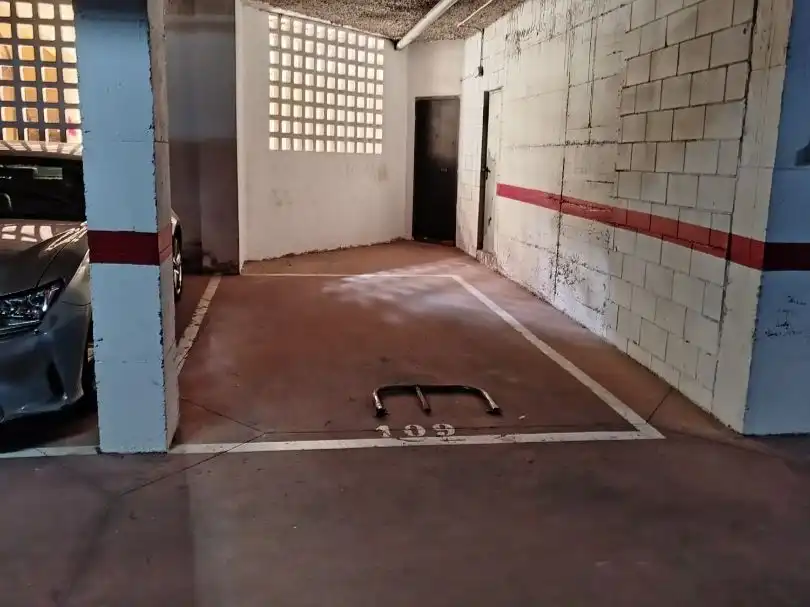 Parkplatz von Garage zur Miete in Málaga