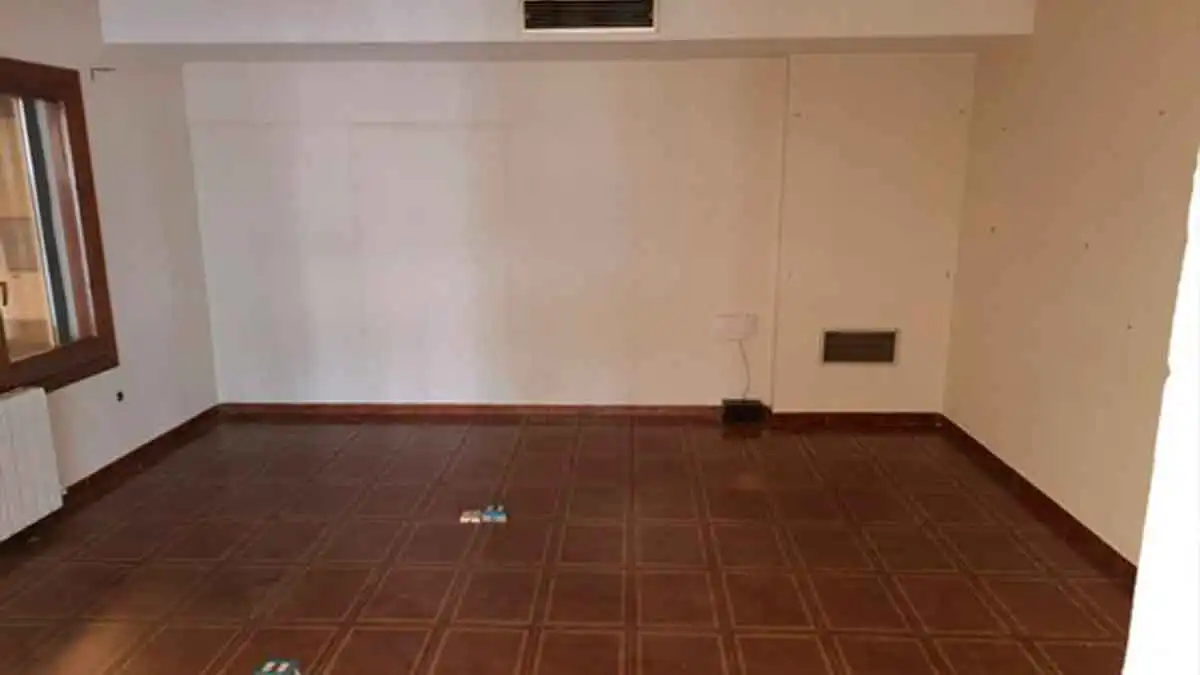 Fabrikhallen zum Verkauf in RAMON J. SENDER, 2, Poleñino